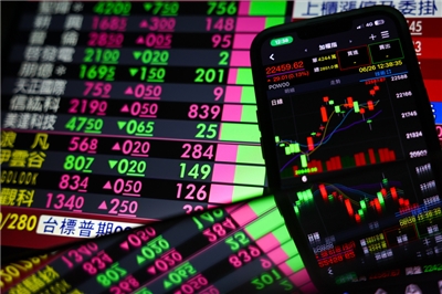 台北股市因台美關稅出爐影響，股匯都見失望性賣盤。投顧認為，各國稅率仍充滿變數，絕非是一次性稅率。資料照。(圖：中央社)