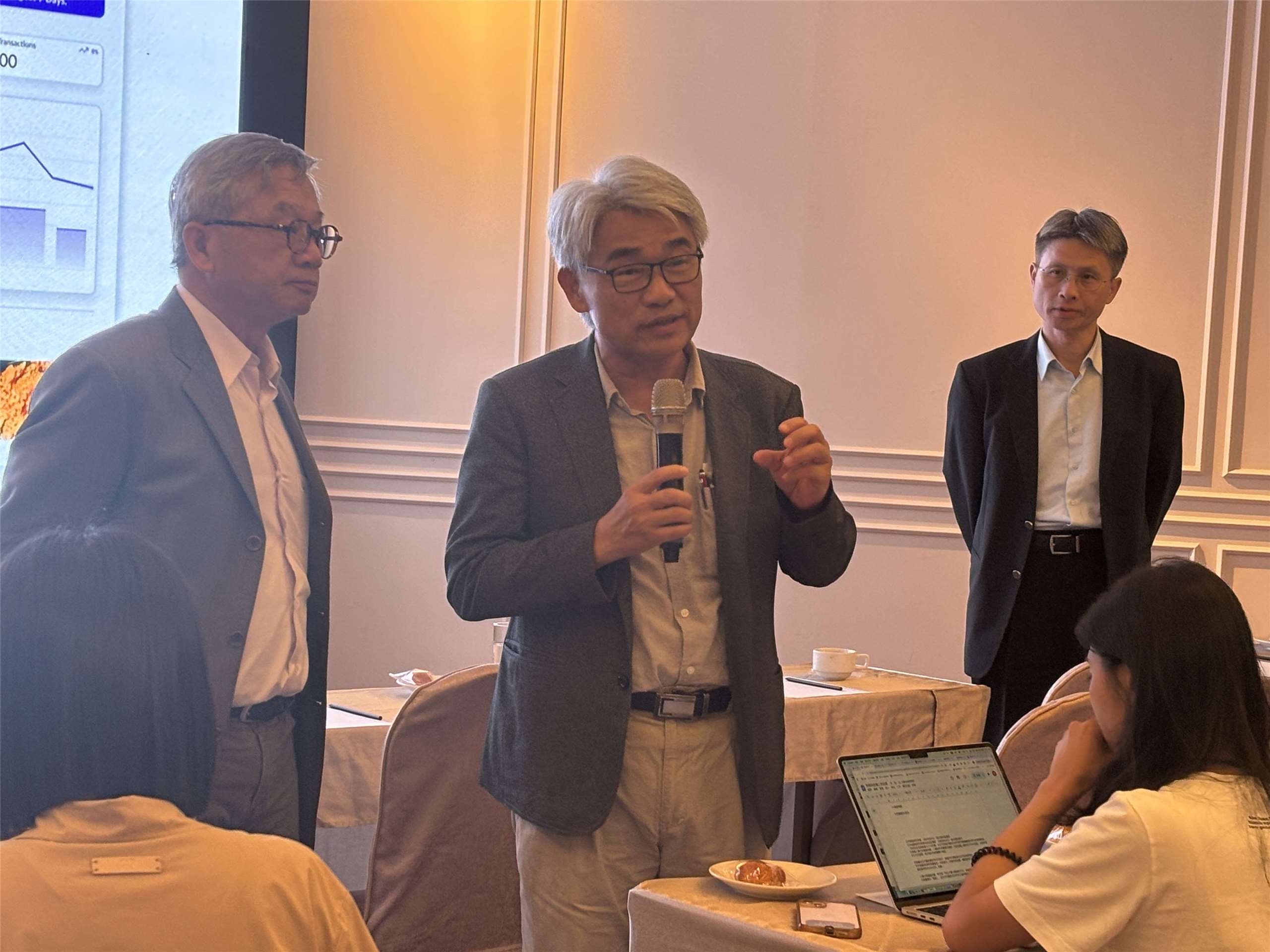 福爾摩沙遊艇酒店董事長謝文祥就指出，少子化不可逆，AI發展也不會停，這些趨勢都不會改變；而他最期待的是AI廚餘分析，期盼能有效找到食材浪費的地方。(楊文君攝)
