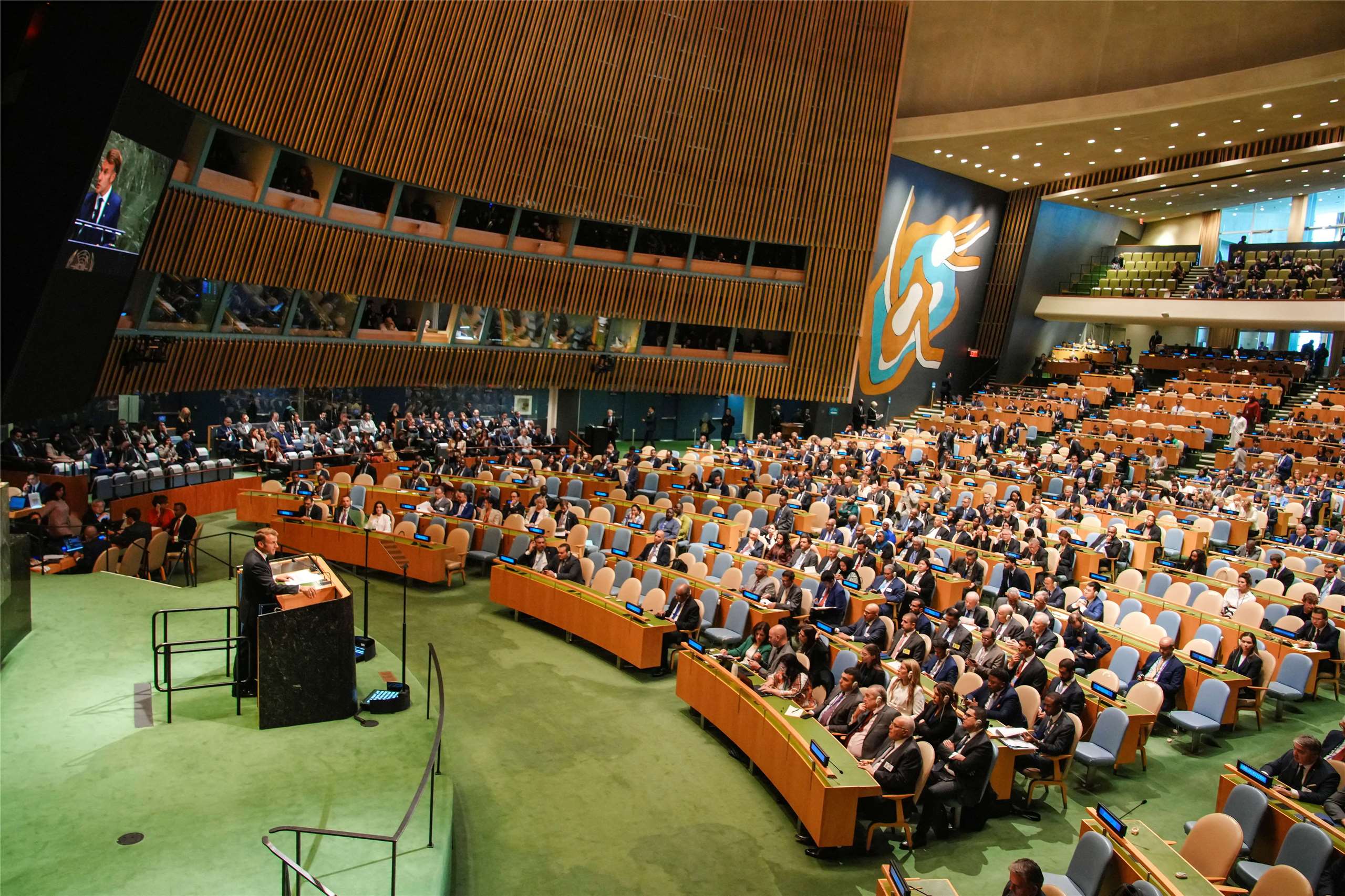 聯合過大會開議，「兩國方案」成為焦點，繼英國、加拿大、澳洲與葡萄牙21日宣布後，法國總統馬克宏(Emmanuel Macron)22日也宣布正式承認巴勒斯坦國。根據法新社統計，在聯合國193個成員國當中，至少有140多國承認巴勒斯坦國。(路透社/達志影像)