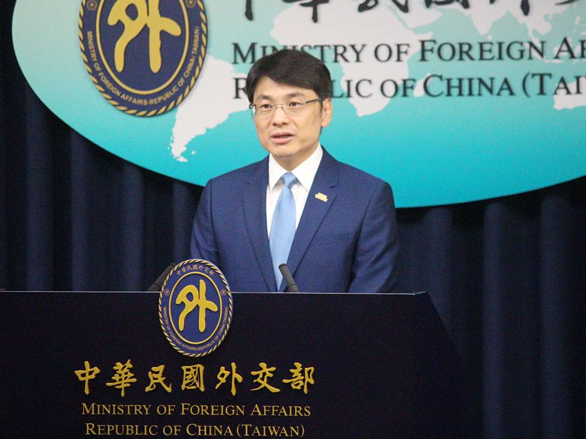 外交部發言人蕭光偉2日回應媒體詢問時表示，國人出席北京閱兵相關活動不僅違背台灣主流民意，也不能代表台灣及全體人民的立場 (央廣記者王照坤 攝)
