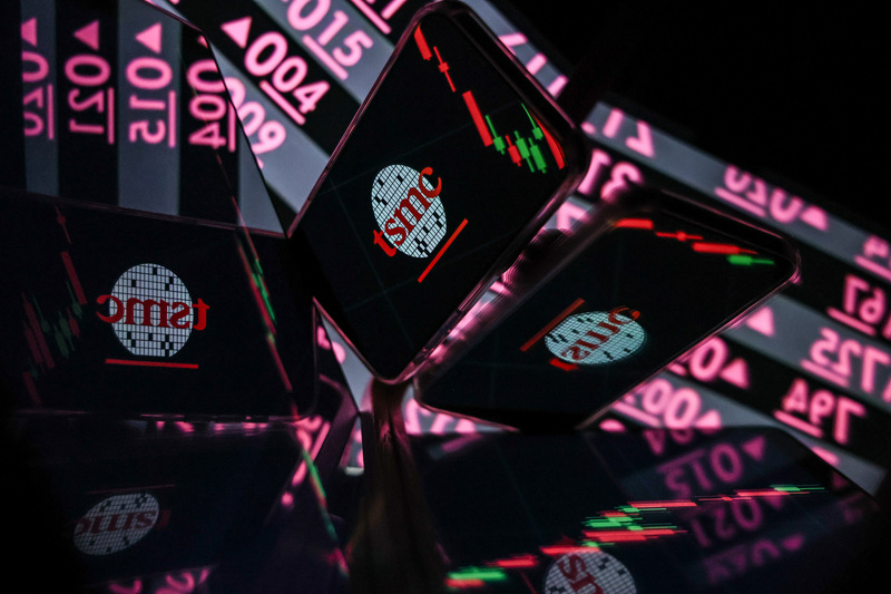 台股10日盤中指數大漲逾300點，來到25233點新高。(資料照片) 
