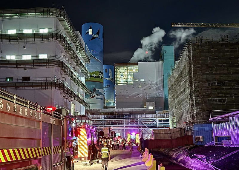 高雄興達發電廠9日晚間發生火警，幸未釀傷亡。
