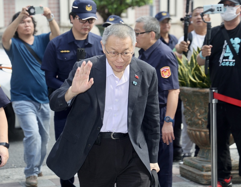 台灣高等法院12日撤銷民眾黨前主席柯文哲交保裁定，發回台北地方法院更裁。