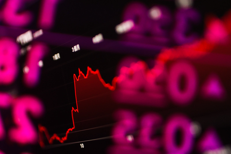 台北股市19日盤中再創歷史新高，即便收盤時指數下跌，收25578點，週線仍上漲103點。國內分析師指出，目前來看，產業的前景和結構仍沒有改變，後續仍須關注聯準會是否保持降息的步調。 (圖：中央社)