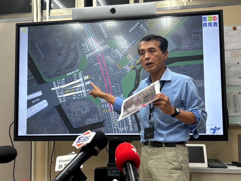 台北市交通局交工處28日表示，雖然30日才是上班日，29日仍休假、車流較少，仍提醒用路人依新標誌、標線行駛。圖為台北市交通局長謝銘鴻。