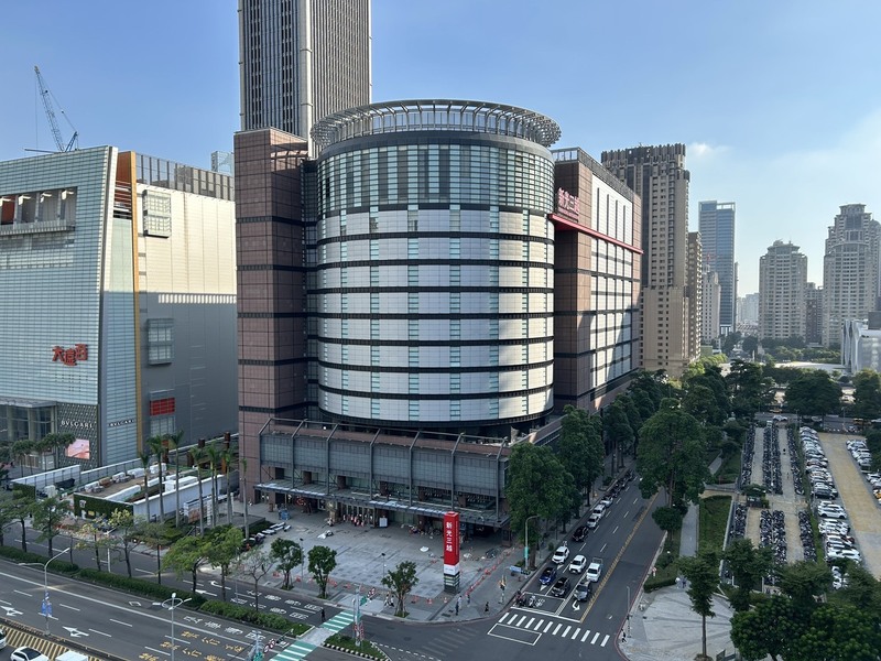 台中新光三越百貨發生氣爆後暫停營業至今，台中市政府26日宣布，新光三越提送的恢復使用申請已通過
審查，27日將可重新開門復業。（台中市政府提供）