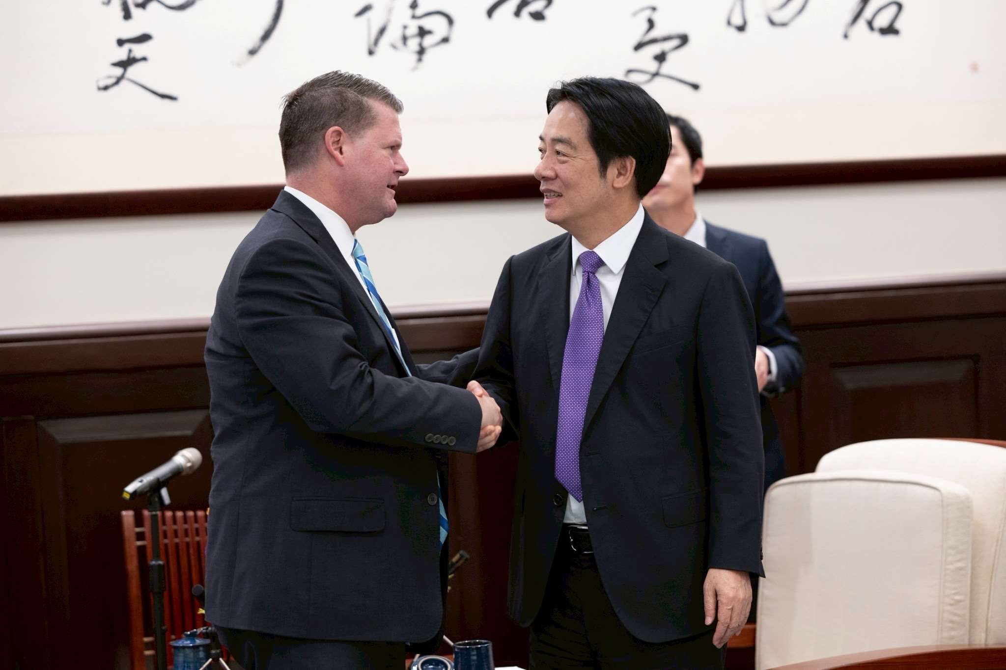 賴清德總統25日在總統府接見美國智庫「印太安全研究所」主席、美國國防部前印太安全事務助理部長薛瑞福(Randall Schriver)所率領的訪問團。(圖：總統府)