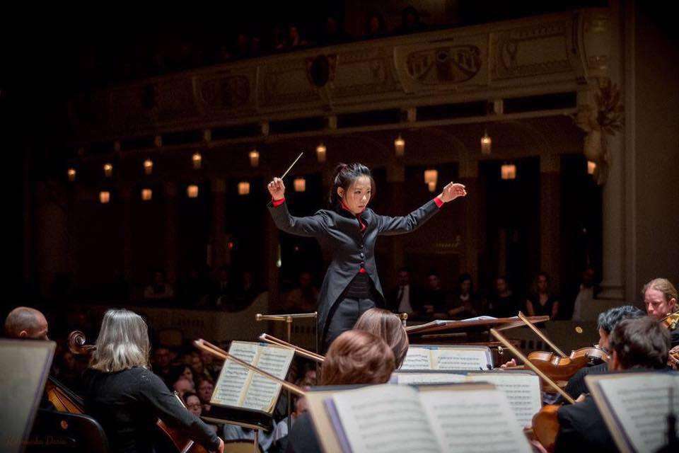 台東唯一民營管弦樂團「台東回響樂團」16日宣布，由旅歐指揮家吳思潔接任音樂總監，開啟下一個里程碑。(台東回響樂團提供)