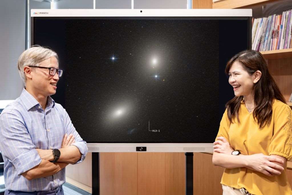 清華大學帶領的國際團隊發現正在吞噬恆星的中等質量黑洞候選者，這類中等質量黑洞被稱為黑洞家族的「失落拼圖」，在天文觀測中極罕見，研究成果登上美國太空總署(NASA)官網。(圖:國立清華大學)