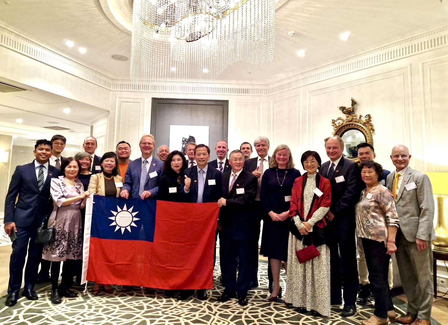 兼管挪威的駐瑞典代表谷瑞生大使，在即將赴德接任大使之際，兼程趕赴挪威舉辦慶祝中華民國國慶大會，挪威政界出席踴躍，並保證挺台力道強化。圖：駐瑞典代表處提供