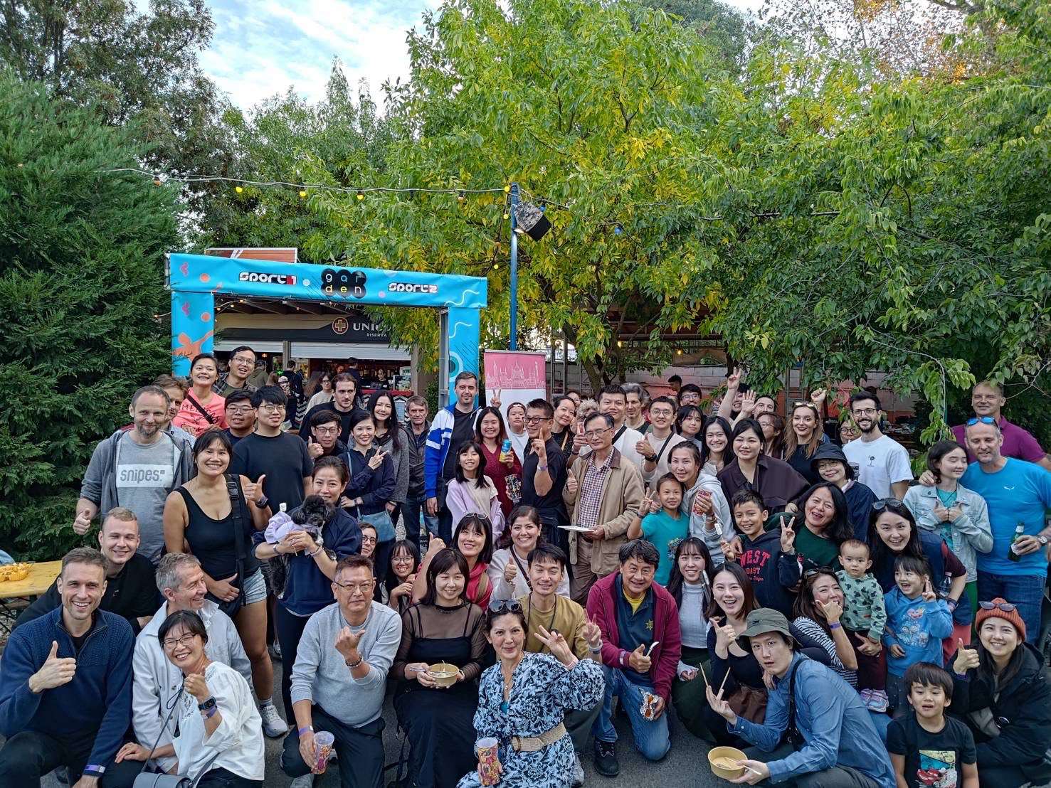 匈牙利台灣文化交流協會辦中秋烤肉，凝聚僑胞情誼。(FB@Taiwan.Hungary/)