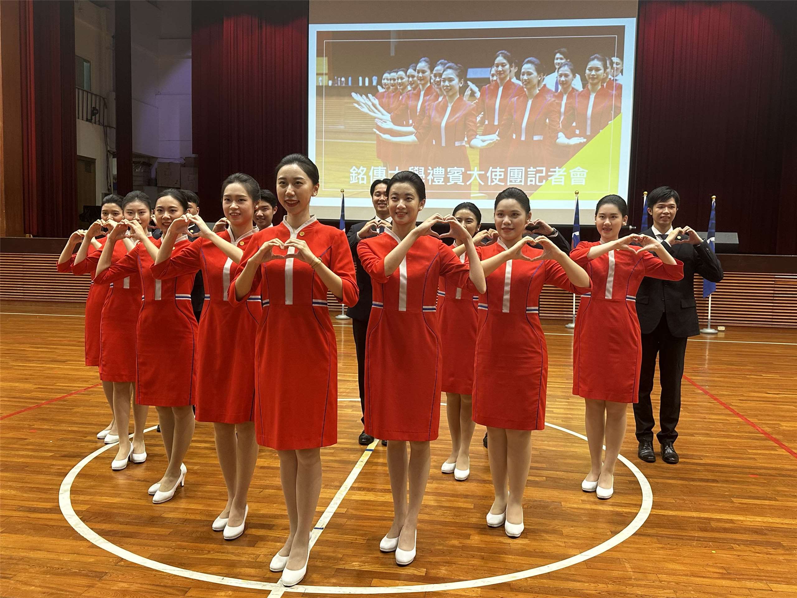  銘傳大學連續41年參與國慶禮賓服務，今年的禮賓大使團25日亮相。(楊雨青 攝)