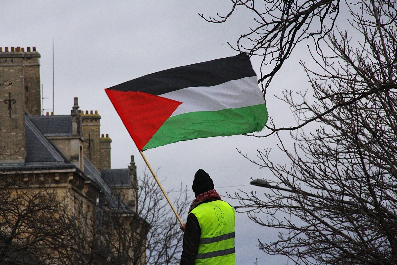 法國和沙烏地阿拉伯22日將共同召集峰會，爭取全球各國對以巴兩國方案的支持。(示意圖/Pixabay)