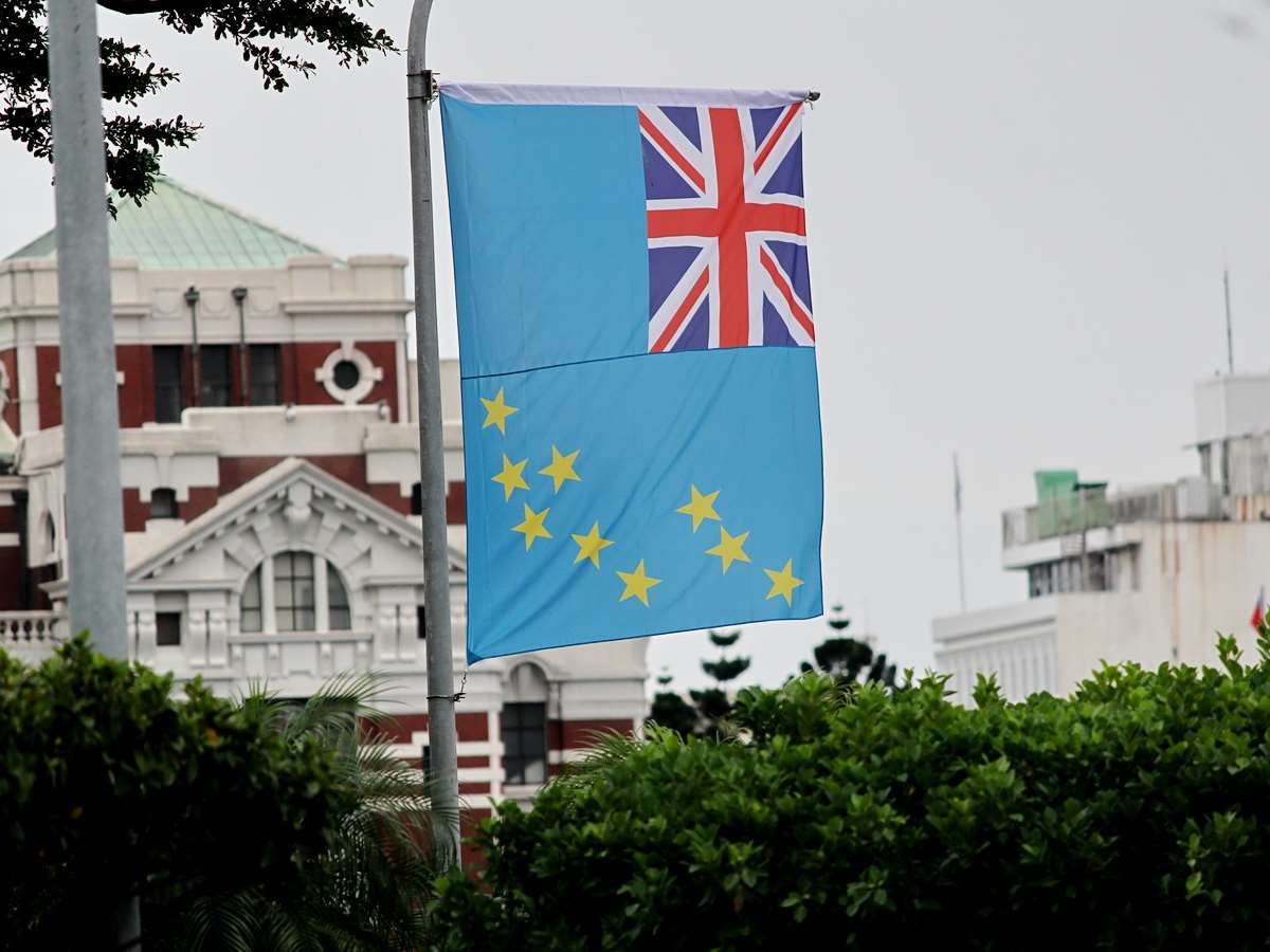 外交部表示，台灣與美、澳、紐、日等理念相近國家共同在友邦吐瓦魯協助建置海底電纜。圖為吐瓦魯國旗 (央廣檔案/記者王照坤 攝)