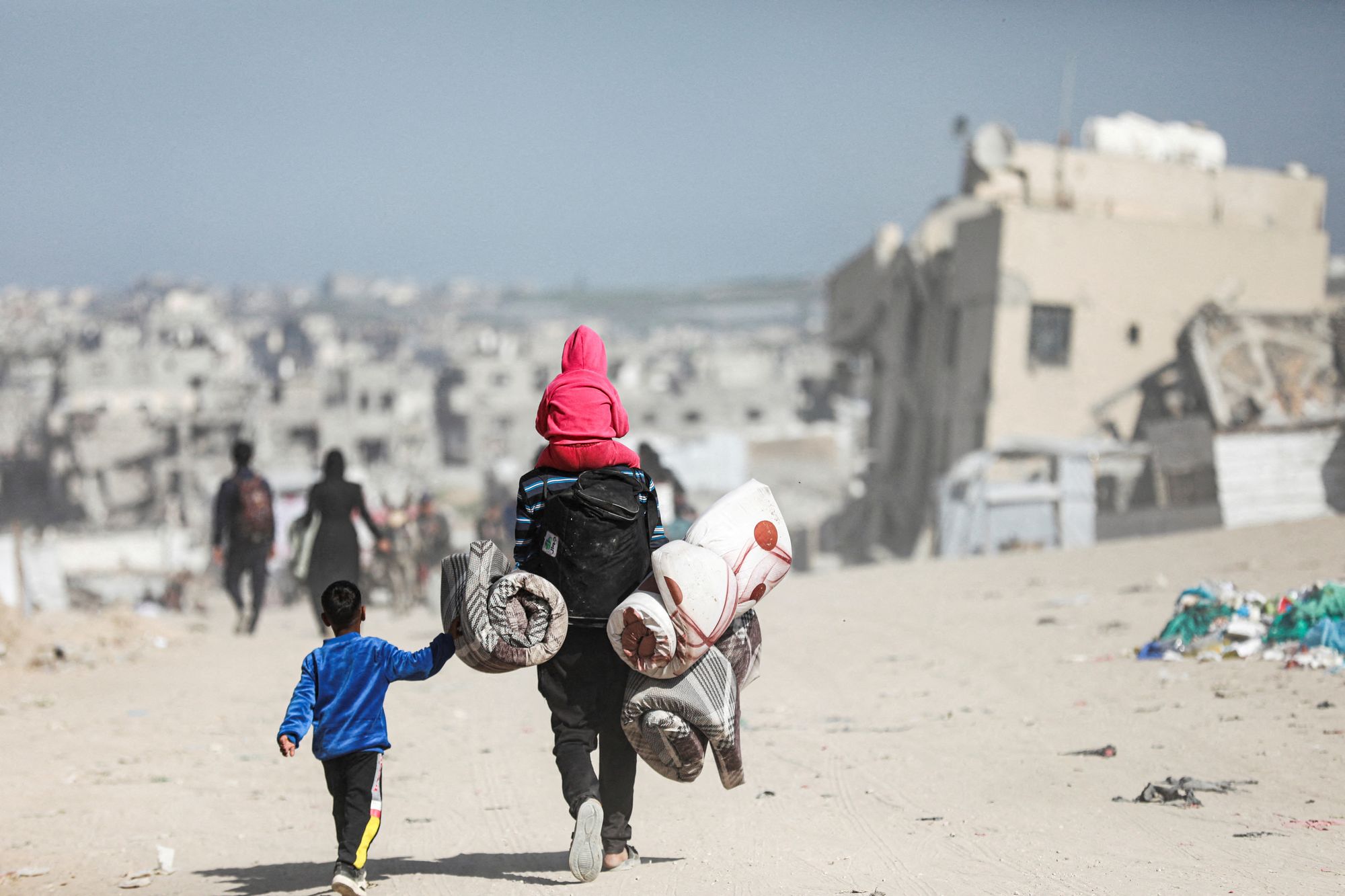 以色列促加薩市民眾撤離。圖為巴勒斯坦人逃離自己的家園，3月18日攝於加薩北部的拜特拉希耶(Beit Lahiya)。(資料照片)