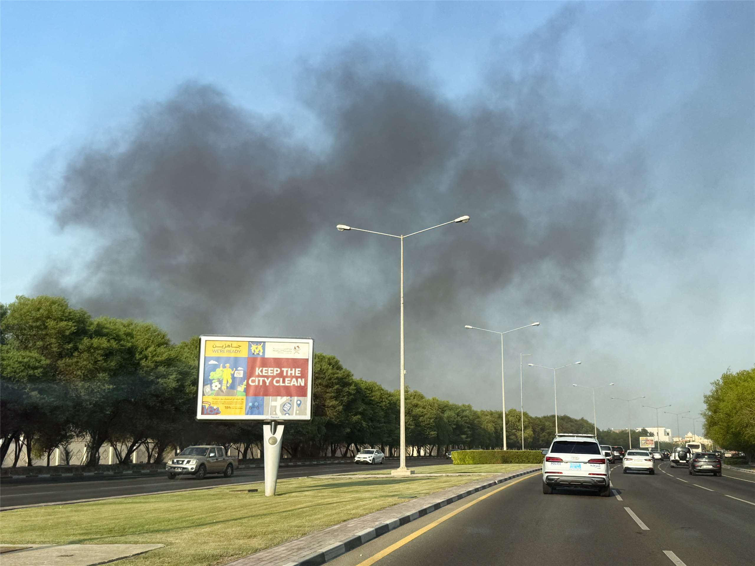 以色列9日對卡達首都杜哈(Doha)發動空襲，冒出陣陣濃煙。卡達譴責表示，這是以色列對哈瑪斯官員發動的「懦弱攻擊」。 (路透社/達志影像)
