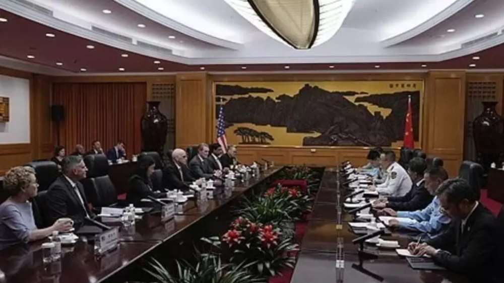 正在中國訪問的美國眾議院議員代表團與中國國防部長董軍舉行會晤。(網路圖片)