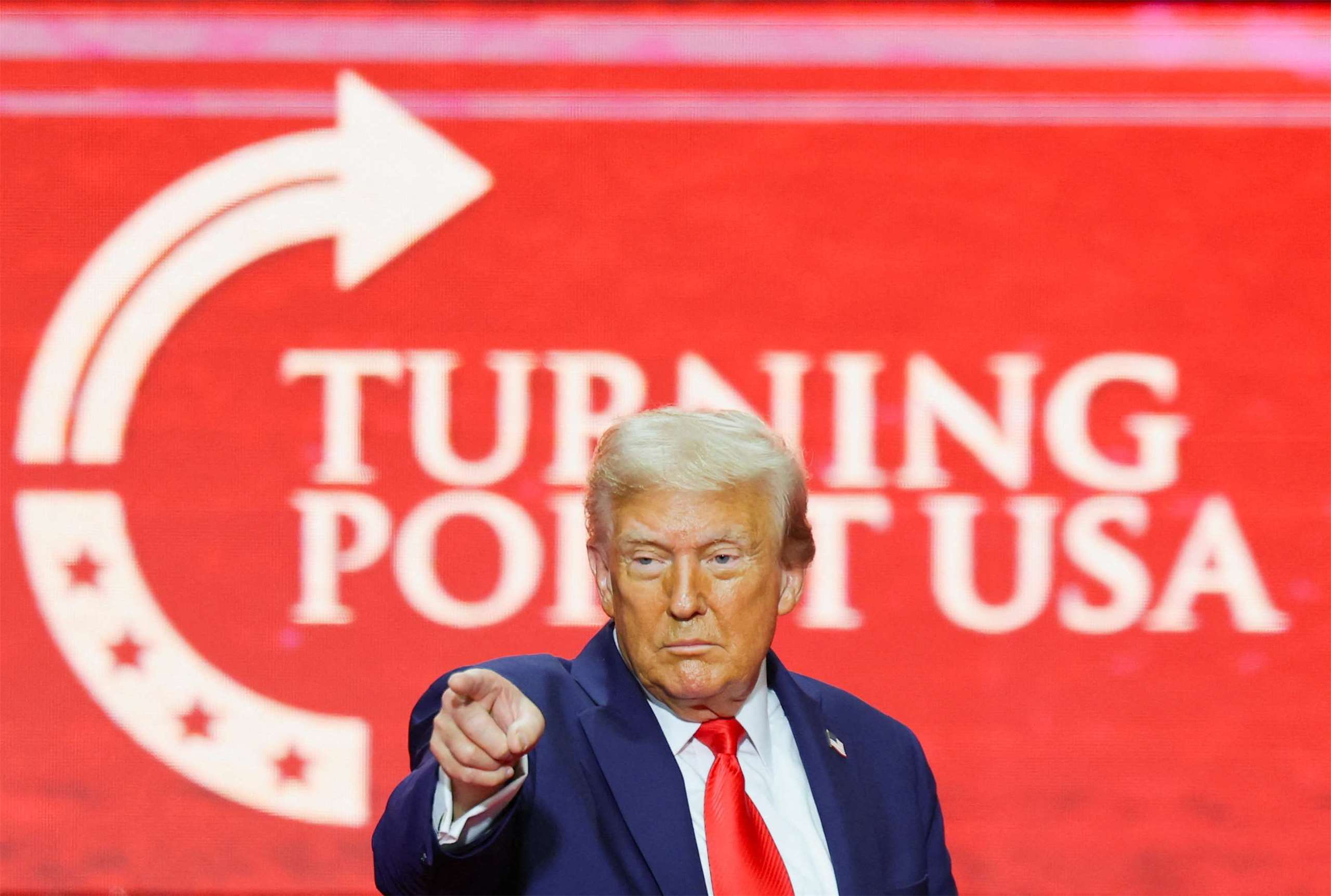 美國總統川普21日在追悼會上，形容遭槍殺的政治盟友柯克（Charlie Kirk）為殉道烈士。