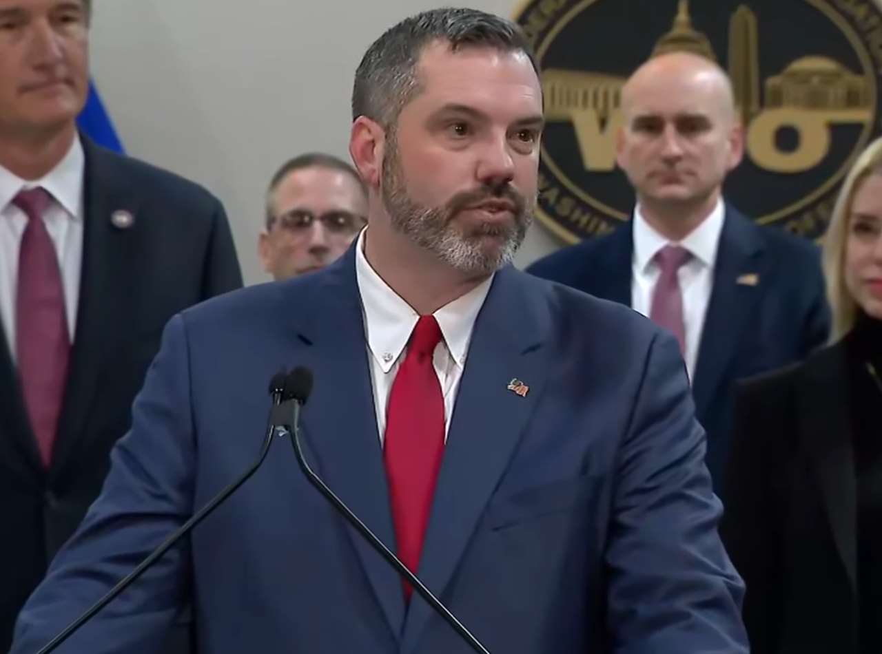 美國維吉尼亞州東區聯邦檢察官希伯特(Erik Siebert)透過電子郵件告知員工他將辭去職務。(圖擷自YouTube)