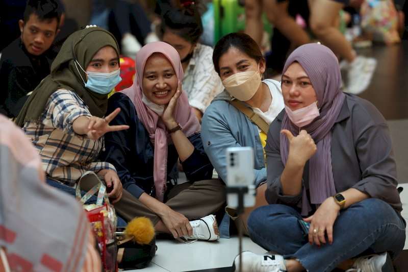 圖為外籍移工聚會。資料照。