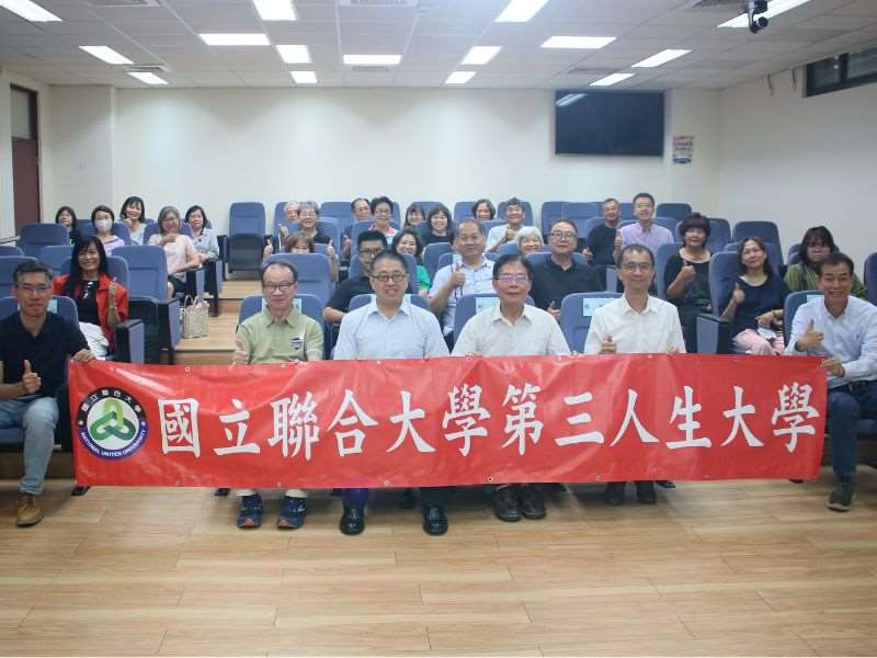 「第三人生大學」開學！壯世代揹書包重返校園追夢