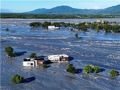 颱風樺加沙釀災，空拍畫面顯示因洪水氾濫導致花蓮地區遭泥漿覆蓋。資料照。