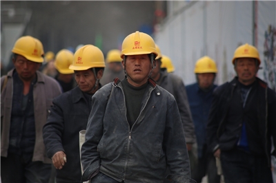 中國國家統計局28日報告稱2024年16至59歲勞動年齡人口占總人口的60.9%，「規模優勢和人口紅利依然存在」。(示意圖/pexel)
