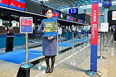 中華航空公司在軍人節提供禮遇報到及空位
升等商務艙服務。(圖 : 中央社)
