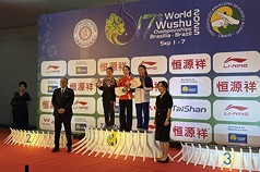 2025年第17屆世界武術錦標賽於8月31日至9月7日在巴西首都巴西利亞隆重登場。台灣代表隊女子南刀項目選手趙唐瑄勇奪銅牌頒獎典禮。（駐巴西代表處提
供）
