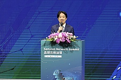 PD
賴總統出席晶鏈高峰論壇開幕式
工研院與國際半導體產業協會（SEMI）9日在台北共
同舉辦晶鏈高峰論壇，總統賴清德（圖）出席開幕
式，並應邀致詞。
中央社記者翁睿坤攝　114年9月9日
