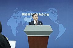 總統賴清德日前表示，兩岸談判交流不能以「台灣放棄主權、接受一中原則」為前提。中國國台辦發言人陳斌華（圖）10日表示，只要回到一個中國原則和「九二共識」共同政治基礎上，停止台獨分裂活動，兩岸協商談判即可恢復。