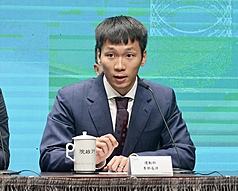 PD
李洋：研議青春動滋券是否擴大適用年齡
行政院11日舉行院會後記者會，運動部長李洋（圖）
表示，目前實施的「青春動滋券」，最近在思考是否
要將年齡層擴大，接下來將與運動部產業及科技司討
論。
中央社記者張皓安攝　114年9月11日
