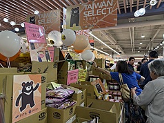 「Taiwan Select食尚節」在加拿大3大城市舉行，為期3個月，吸引消費者到場試吃採購，見證台灣食品軟實力。

