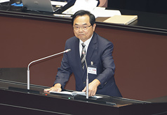立法院全院委員會19日進行審計部審計長人事同意權案審查，由總統賴清德提名續任的審計長陳瑞敏
（圖）列席。