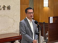 國民黨主席候選人羅智強23日表示，人頭黨員真的是國民黨必須解決的問題。如果他當選黨主席，一定全力調整制度、結構，不要讓人頭黨員影響國民黨的未來發展。