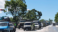 馬太鞍溪堰塞湖洪災發生後，各地愛心湧入，有醫療團、物資車、義煮團、重機具等被交通管制卡住，引發民怨。(圖：民眾提供)
