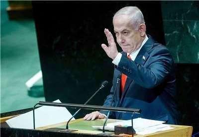 以色列總理尼坦雅胡(Benjamin Netanyahu)26日在聯合國大會發表演說。(美聯社/達志影像)