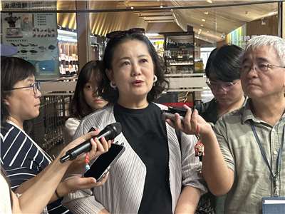 民進黨6日由兼任黨主席的賴清德總統領軍，啟動全國22縣市巡迴座談，首站從基隆出發，再到台北市與地方黨公職座談交流，約進行長達3小時對談。民進黨立委吳思瑤在會後受訪表示，總統擘畫未來要做更強的國防國安，更好的經濟發展、更全面的社會照顧。(趙婉淳 攝)