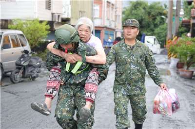 國防部第2作戰區投入花蓮災後復原。(圖：國防部提供)