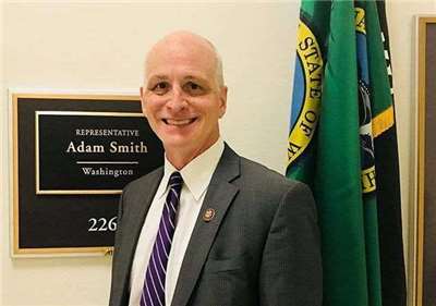  美國民主黨眾議員史密斯(Adam Smith)。資料照。(圖:史密斯臉書)