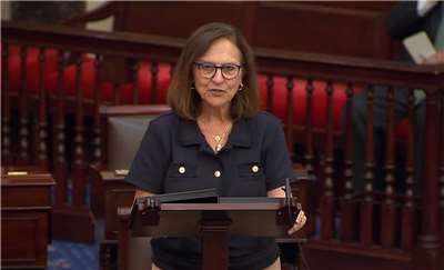 美國聯邦參議員費雪(Deb Fischer)4日在參議院發表演說，回顧她最近前往夏威夷和關島美軍設施的行程，以及她與台灣、菲律賓和帛琉領導人的會晤。(翻攝Deb Fischer臉書)