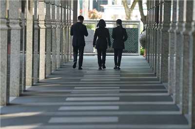 8月失業率3.45%創1年來新高。圖為上班族。資料照。