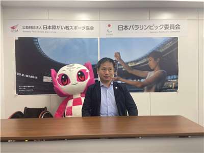 日本帕拉林匹克委員會(JPC)現任主席、帕運男子游泳金牌得主河合純一，將擔任體育廳長。(X平台/@kawaijunichi)