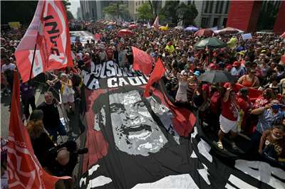 數以萬計巴西人21日走上街頭，抗議「無恥」國會議員推動可能讓前總統波索納洛受益的特赦法案。