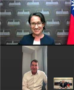 副總統蕭美琴10日在社群平台X發布，她與美國聯邦參議員海格提(Bill Hagerty)視訊通話。 (圖:X@bikhim)