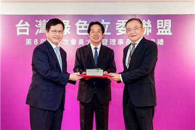 外交部長林佳龍在7日表示，日前出席「台灣綠色立委聯盟」會員大會暨理事長交接典禮，在總統賴清德的監交下，他將理事長一職正式交棒給前立委高志鵬。(FB@forpeople)
