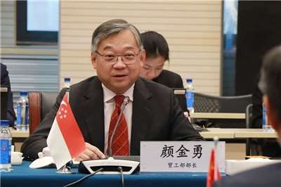 新加坡副總理兼貿工部長顏金勇27日表示，新加坡與美國正持續針對製藥和半導體等產業進行關稅談判。資料照。(翻攝顏金勇臉書)
