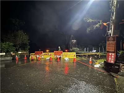台24線37.3k神山路段已實施預警性封閉。(公路局提供)