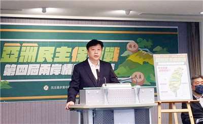 民進黨中國部主任吳峻鋕3日表示，中共、俄羅斯今年不約而同舉辦大閱兵，是「邪惡軸心嘉年華」、「窮兵黷武」，對世界和平帶來嚴重威脅。資料照。（劉玉秋 攝）