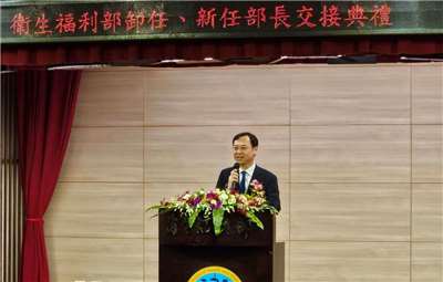 衛福部長石崇良1日表示，健保署長與疾管署長先分別由副署長龐一鳴、羅一鈞代理。(劉品希 攝)